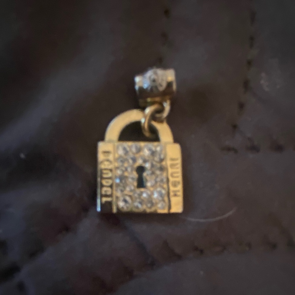 SALE  henri bendel hair charm!